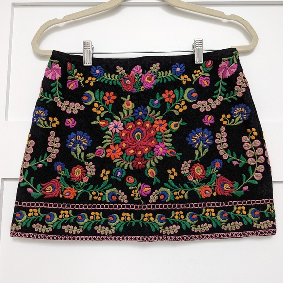 Zara Woman Embroidered Suzani Mini Skirt A-Line - Picture 3 of 16
